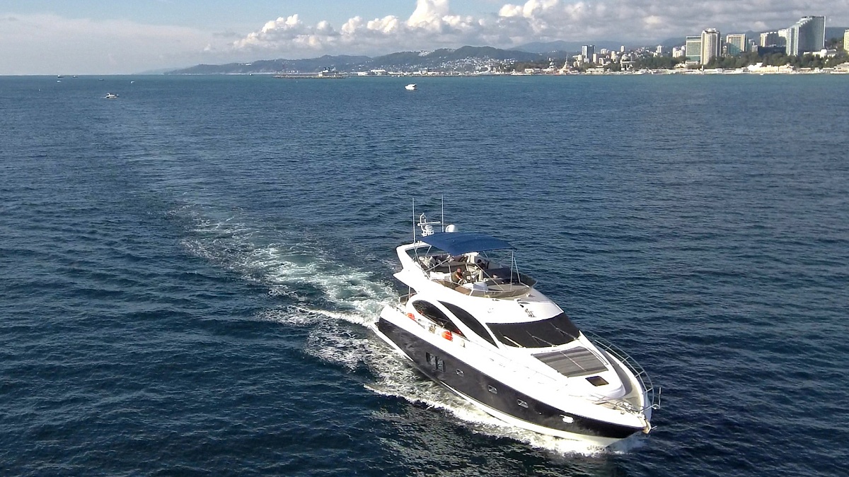 Аренда моторной яхты Sunseeker 70 в Москве